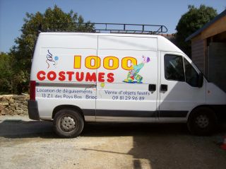 1000 Costumes